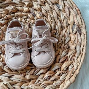 HTF Retired Particle Beige Nude Toddler Converse Size 4